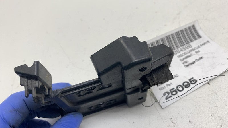 32228067 ⭕ 2021 2022 2023 Polestar Polestar 2 Radar Sensor Mount Bracket OEM 32228067