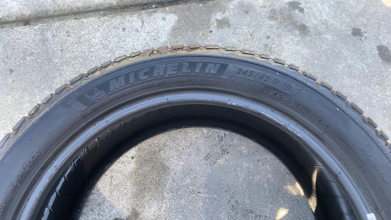 ⭕ Michelin Cross Climate 245/45R19 Tire