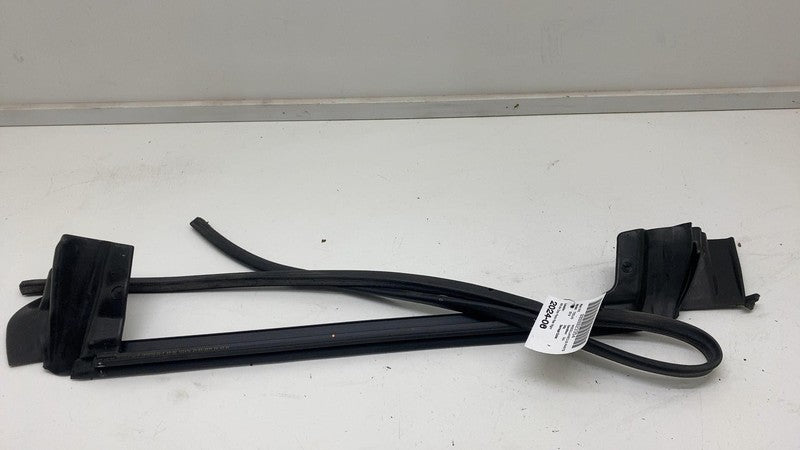 ⭕ 17-23 Model 3 Rear Right Door Window Inner Belt Weatherstrip Seal 10