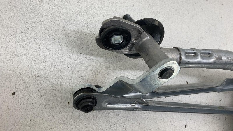 2022 2023 2024 Kia EV6 Windshield Wiper Transmission Linkage w/ Motor 