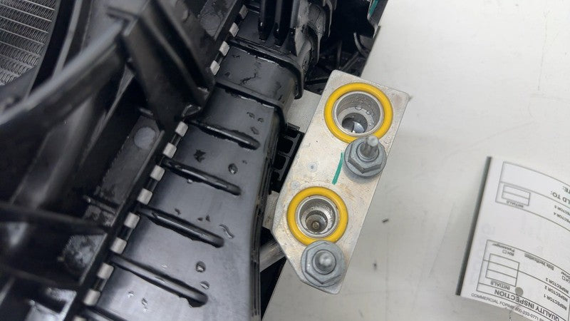 31686169 ⭕2021-2023 Polestar 2 Front Radiator w/ Active Air Shutter & Fan Shroud 31686169