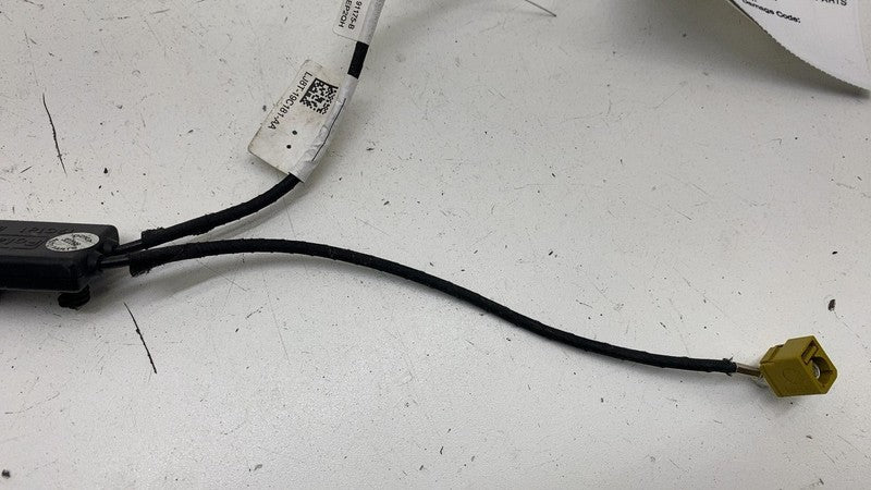 LJ8T19C181AA ⭕ 21-24 Ford Mustang Mach-E Radio Antenna Signal Splitter Wiring LJ8T-19C181-AA