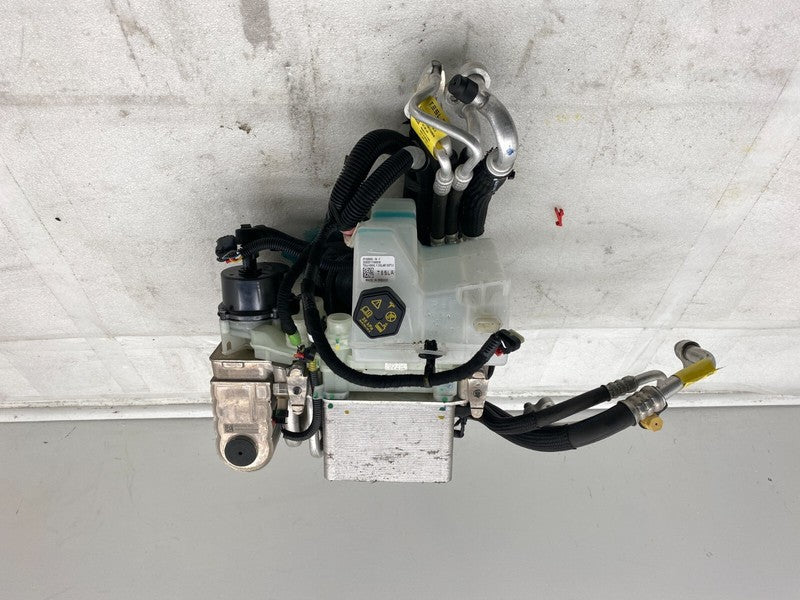 150685900D ⭕ 2021-2023 Tesla Model 3 Supermanifold Refrigerant Chiller w/ Coolant Reservoir