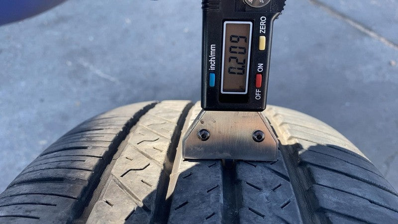 Tesla Model Wheel Rim Falken Radial Tubeless 225/55 A18 98H Tire