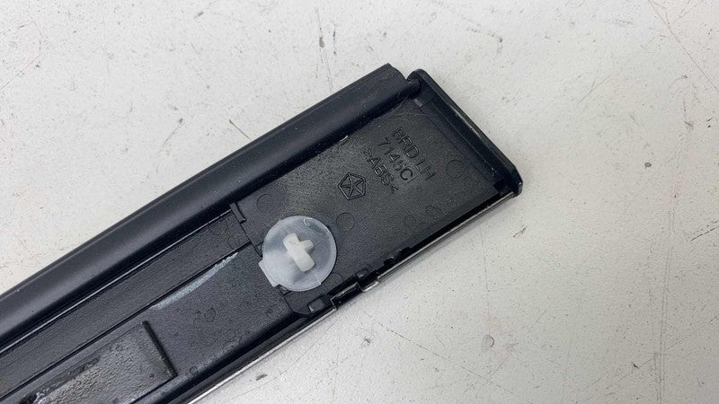 ⭕ 17-25 Chrysler Pacifica Rear Driver Side Sliding Door Window Belt Mo
