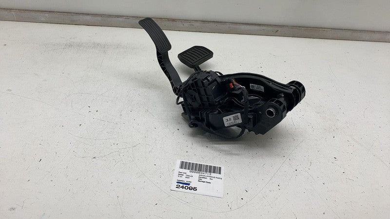 104469100D ⭕ 2017-2024 Model 3 Accelerator and Brake Foot Pedal w/ Switch Base 1044691-00-D