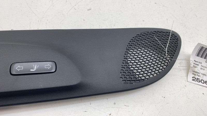 6DB40DX9AE ⭕ 17-25 Chrysler Pacifica Rear Right Quarter Trim Bolster Cover Panel 6DB40DX9AE