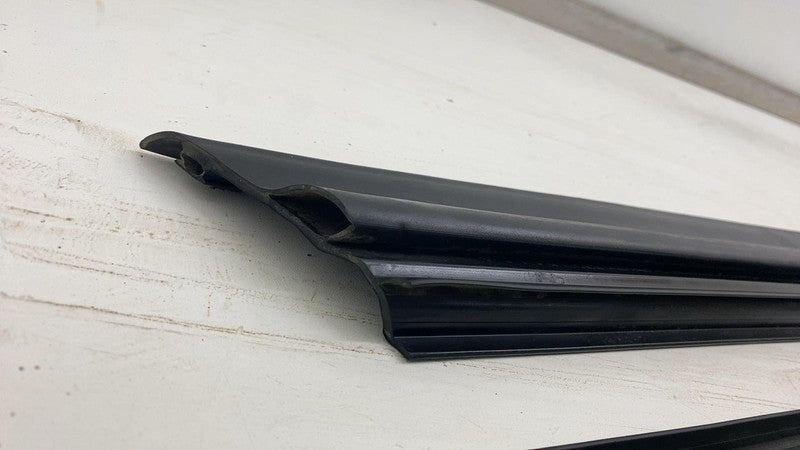 PT00002356 ⭕ 22-24 R1T Left & Right Skirt Rocker Panel Molding Seal PT00002356 / PT00002361
