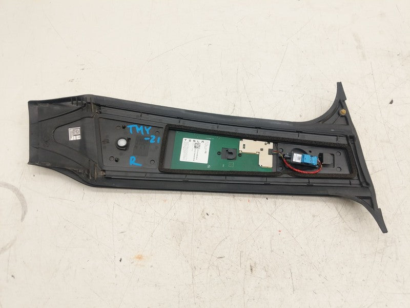 ⭕ 20-23 Model Y Right Exterior B-Pillar Applique Glass Trim RH AP3 150
