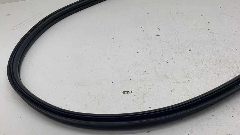 ⭕ 2021 2022 2023 Polestar 2 Rear Trunk Tailgate Weatherstrip Rubber Seal Assy
