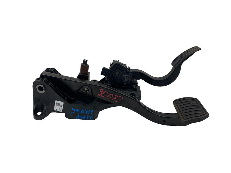 118869100B ⭕ 2020-2023 Tesla Model Y Accelerator and Brake Pedal Pad Assembly 1188691-00-B