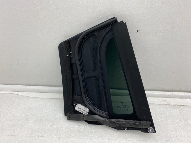 E9 43R-004553 ⭕ 2016-2020 Tesla Model X Rear Driver Side Door Quarter Fixed Glass Left 1055275