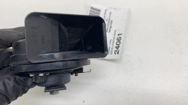 ⭕ 2016-2020 Tesla Model X FIAMM Low Pitch Tone Horn Signal w/ Bracket 