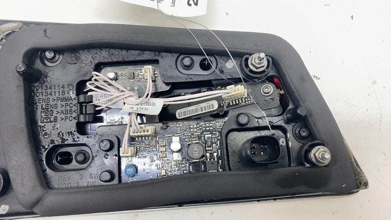 ⭕ 12-22 Model S MS Passenger Side Trunk Inner Taillight Lamp Right 600