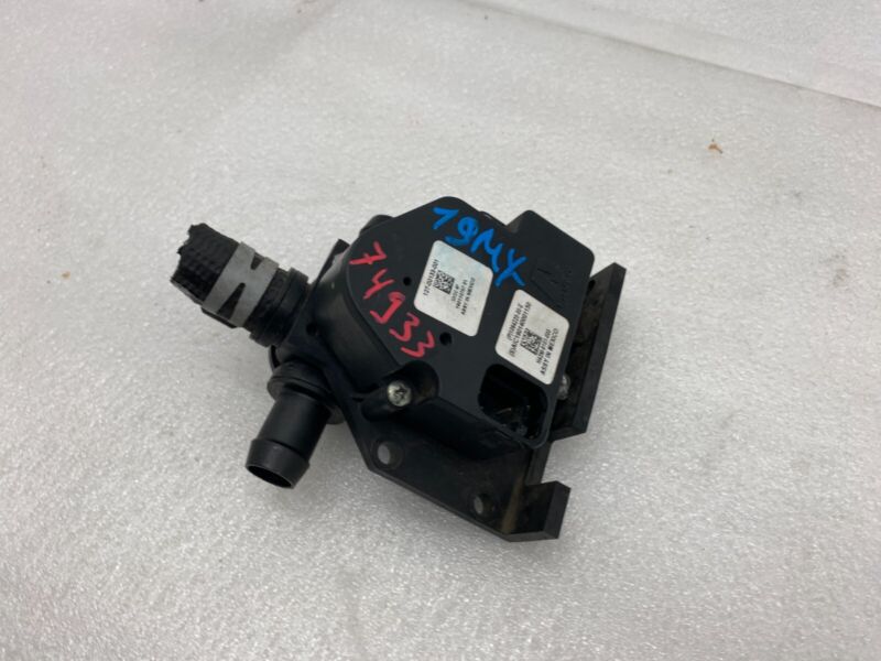 2016-2020 Tesla Model X 3-Way Coolant Valve Motor Actuator System 1064225-00-E