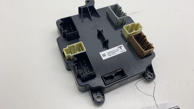 106205600D 2016-2024 Tesla Model X Rear Falcon Controller Door Control Module Assembly OEM