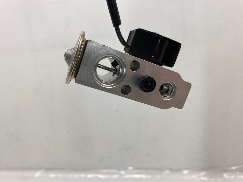 6008481 00 A ⭕ 2012-2015 Tesla Model S A/C Suction Line Valve w/ Solenoid Assy 6008481-00-A