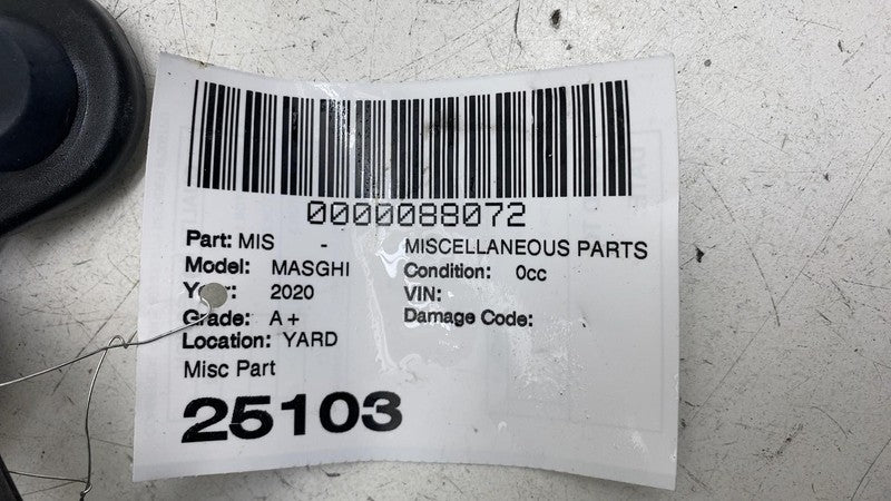 ⭕ 14-20 Maserati Ghibli Front Left/Right Air Intake Cleaner Box Bracke