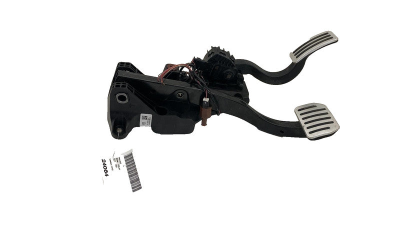 ⭕ 2020-2023 Tesla Model Y Accelerator and Brake Pedal Pad Assembly 1188691-00-B
