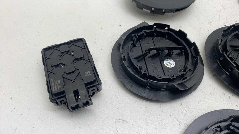 5SB00TRMAF ⭕17-25 Chrysler Pacifica SET of Roof Dome Light + Noise Reduction Mic 5SB00TRMAF