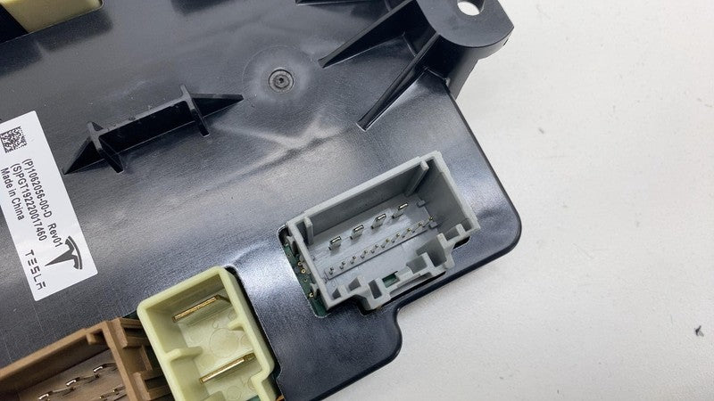 106205600D 2016-2024 Tesla Model X Rear Falcon Controller Door Control Module Assembly OEM