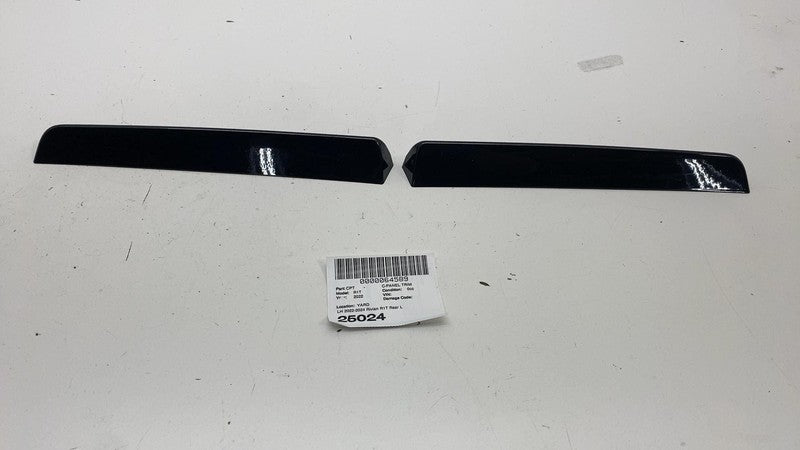 PT00012533 ⭕️ 22-24 Rivian R1T Rear Left & Right C-Pillar Outer Trim PT00012533 / PT0001253