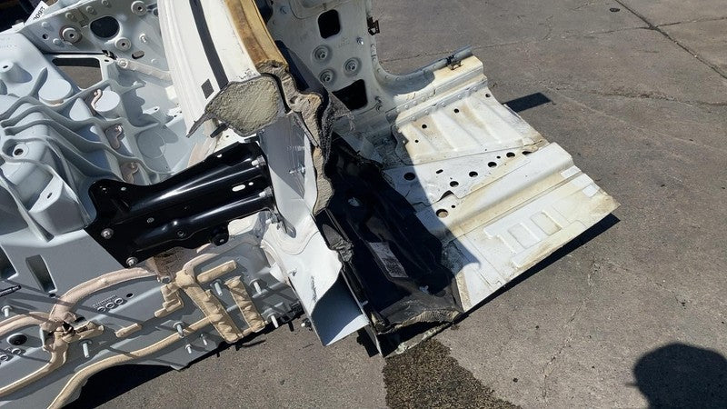 ⭕ 22-24 Mercedes EQS 450+ V297 Front Right Fender Rail Frame Horn Apron Cut RH