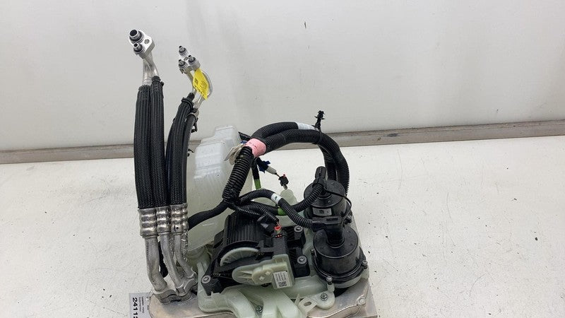 150680300F 20-23 Model Y Supermanifold Refrigerant Chiller + Coolant Reservoir 1523002-00-B