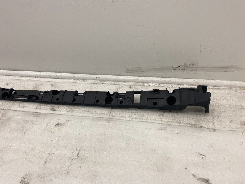 104669000B ⭕ 16-23 Model X Driver Side Rocker Carrier Panel Trim Bracket Left 1046690-00-B
