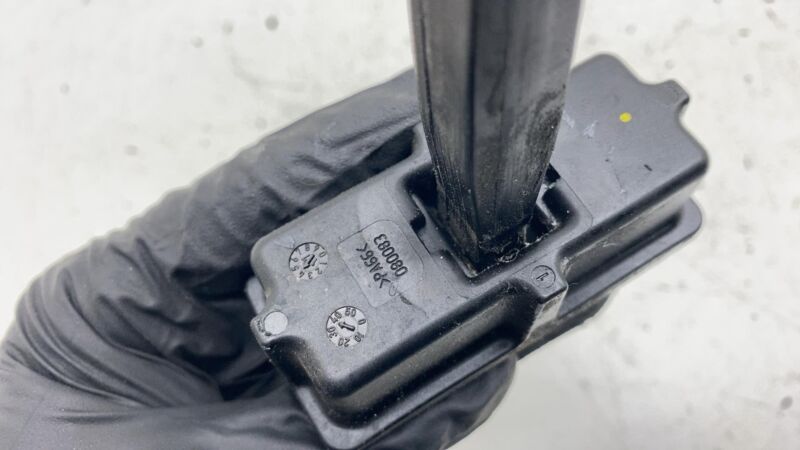 80083 ⭕ 2017-2020 Maserati Levante Rear Driver Side Door Check Strap Stop Stopper Left