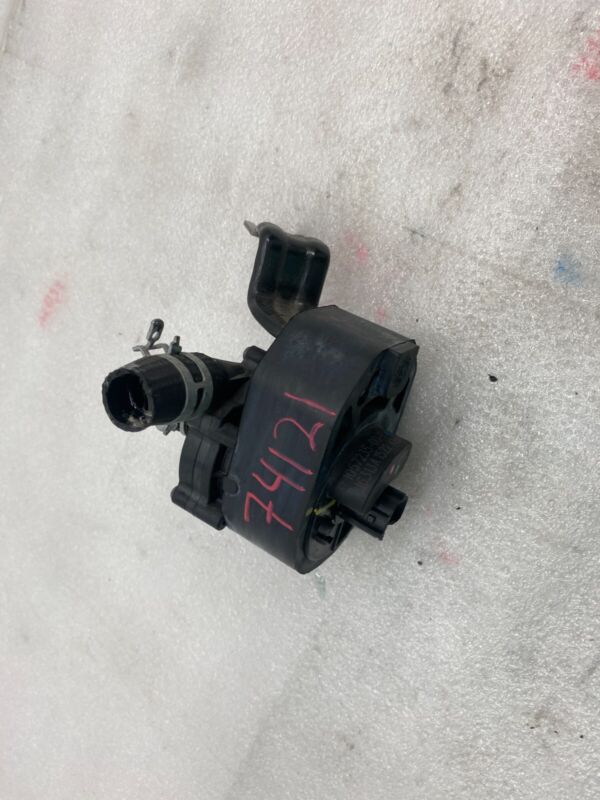 105723500F 2016-2020 Tesla Model S MS Electric Auxiliary Coolant Water Pump w/ Bracket Assy