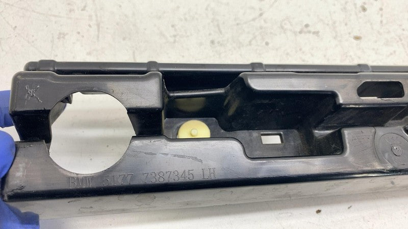 ⭕ 17-23 BMW 540i Driver Side Skirt Rocker Panel Middle Bracket Left 51