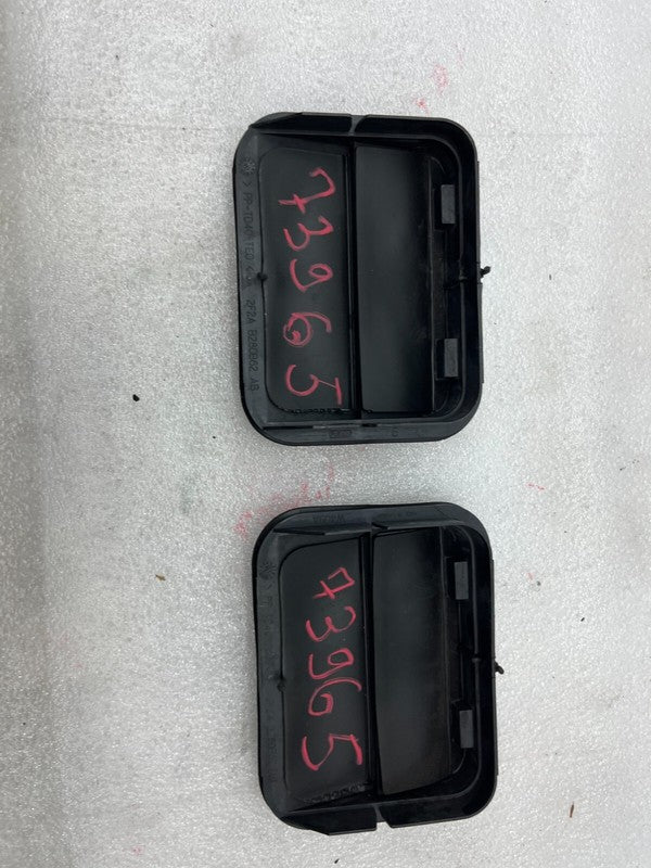 2F2A B280B62 AB ⭕12-20 Tesla Model S Rear Quarter Panel Rubber Flap Extractor Air Vent Grille x2