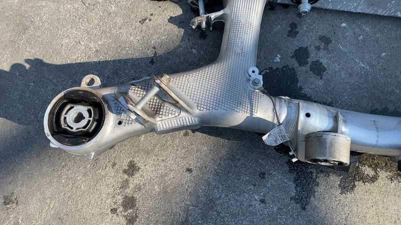 6861459-01 ⭕ 2018-2022 BMW 530e xDrive G30 Rear Suspension Subframe w/ Stabilizer Sway Bar