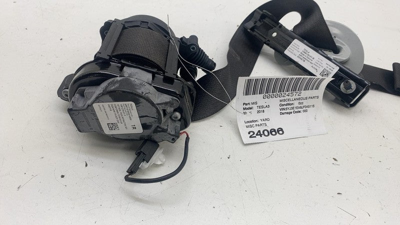 106813001B ⭕ 2017-2023 Tesla Model 3 Front Right 1st Row Seat Belt & Retractor 1081279-01-F