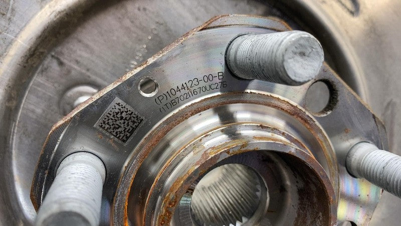 ⭕ 17-23 Model 3 Rear Left Spindle Knuckle w/ Hub (142mm Driven) LH 104