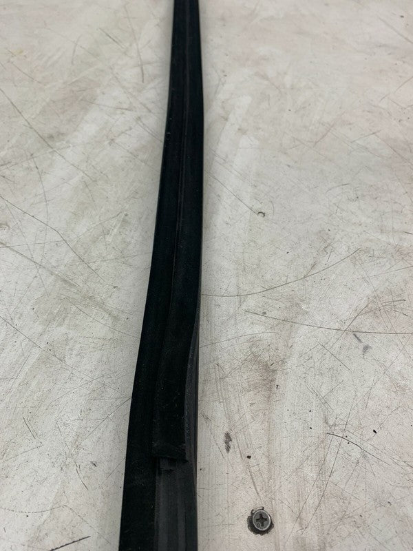 1495712-00-B ⭕ 20-21 Tesla Model Y Rear Passenger Door Window Strip Trim Right 1495712-00-B