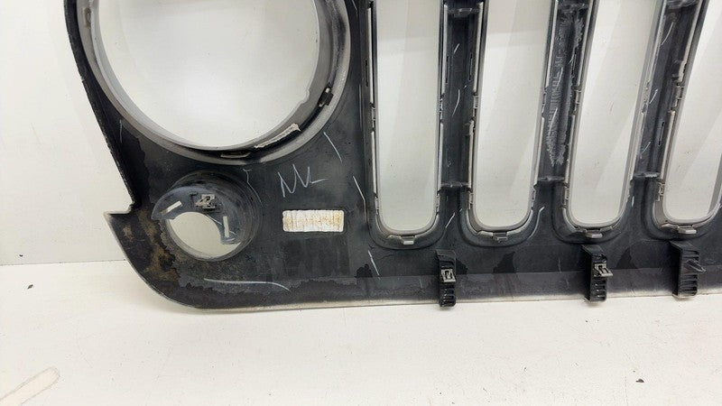 5NB84TRM ⭕ 07-18 Jeep Wrangler Front Bumper Radiator Grille Assembly White PW7 5NB84TRM