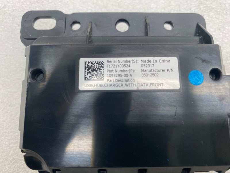1093295 00 A ⭕ 17-20 Model 3 Center Console Front USB Hub Charger Control Module 1093295-00-A