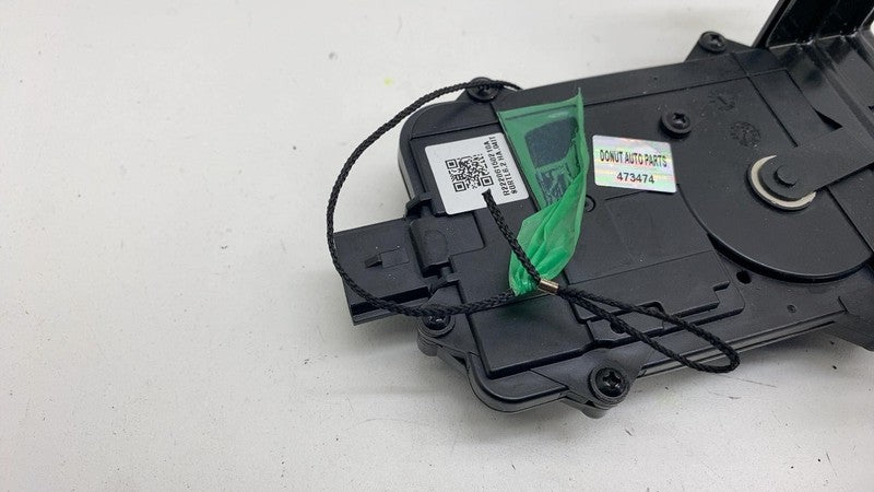 C100016268E 22-24 Rivian R1T Rear Left/Right Gear Tunnel Door Lock Latch Actuator C100016268
