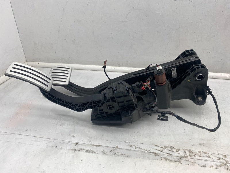 ⭕ 20-24 Tesla Model Y Performance Accelerator and Brake Pedal Pad 1188