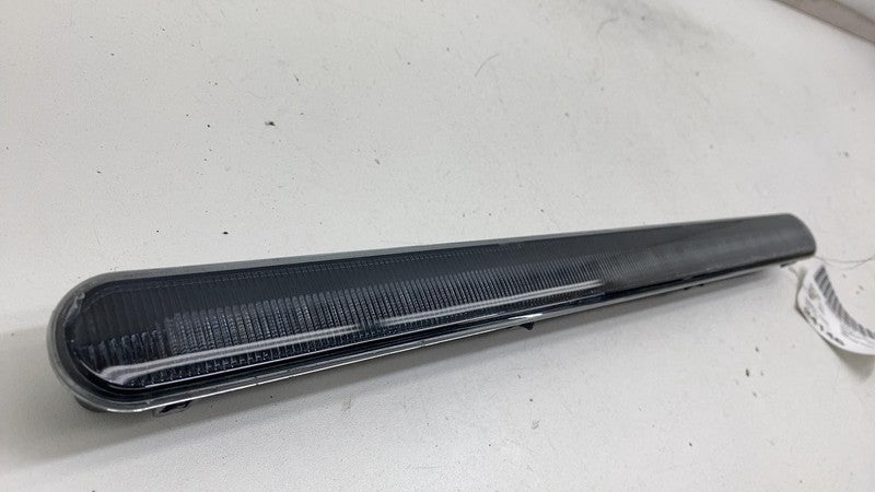 PT00000468 ⭕ 22-24 Rivian R1T Trunk Pick Up Box Right Side Courtesy Light Lamp PT00000468