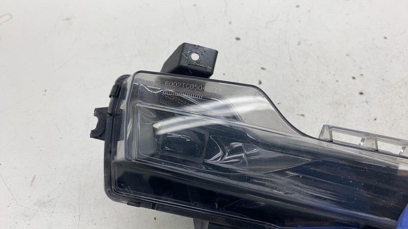 ⭕ 17-23 Model 3 M3 Front Right Foglamp Turn Signal Base Fog Light 1077