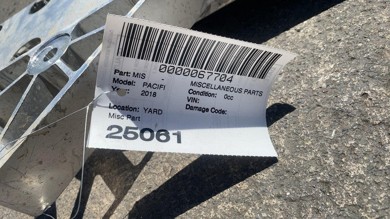 ⭕ 17-25 Chrysler Pacifica Front Subframe Bracket with Stabilizer Bar 6