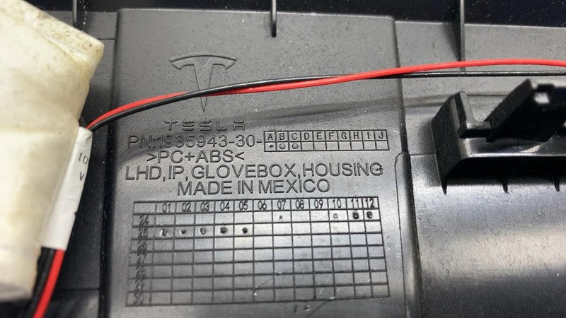 ⭕ 25-26 Model Y MY Dash Instrument Panel Glove Box Storage Assembly 17