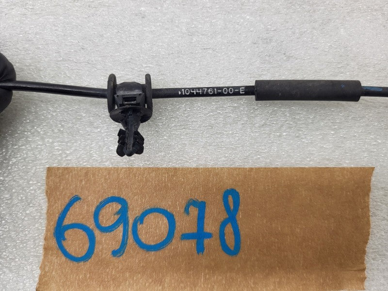 104476100E ⭕17-24 Model 3 Front Left or Right Anti-Lock ABS Wheel Speed Sensor 1044761-00-E