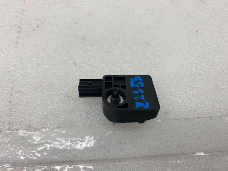100527400B ⭕12-20 Model S Front Left or Right Acceleration Crash Impact Sensor 1005274-00-B