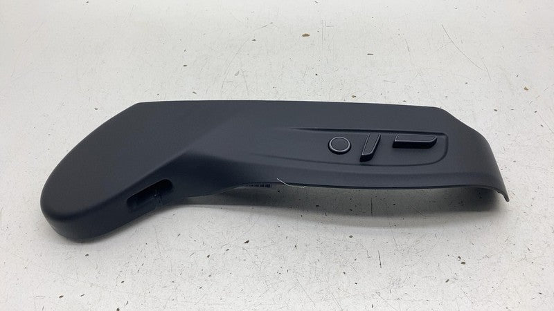 ⭕ 25-26 Tesla Model Y Front Left Seat Outboard Trim Panel w/ Switch 20