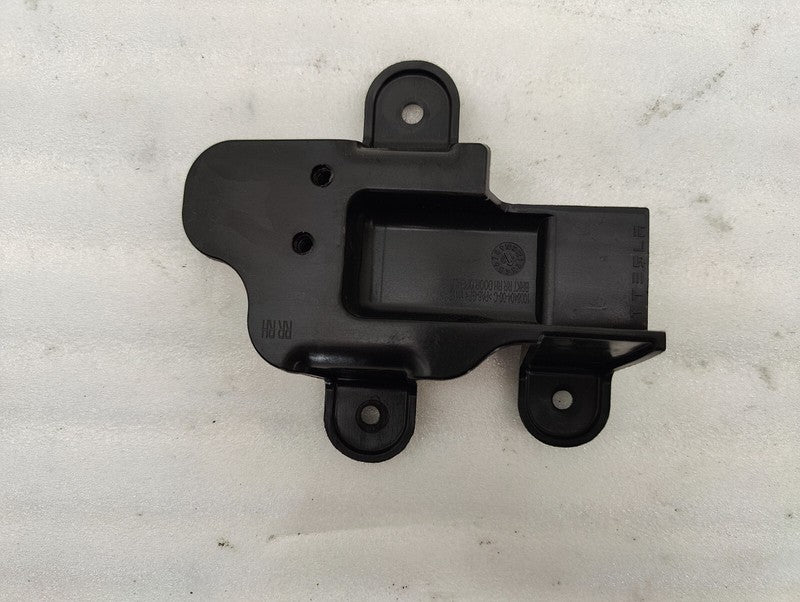 100840400C ⭕ 2012-2020 Tesla Model S Rear Side Door Opener Mount Bracket Right 1008404-00-C