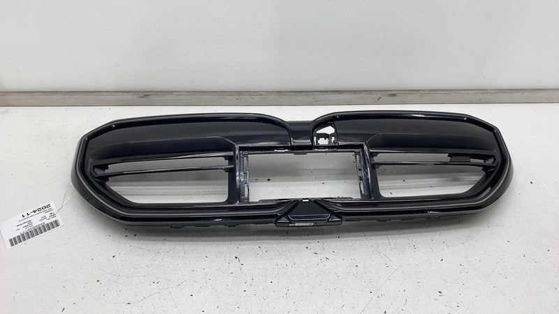 ⭕2024 2025 BMW 5-Series I5 M5 M60 Front Bumper Center Upper Grille 511